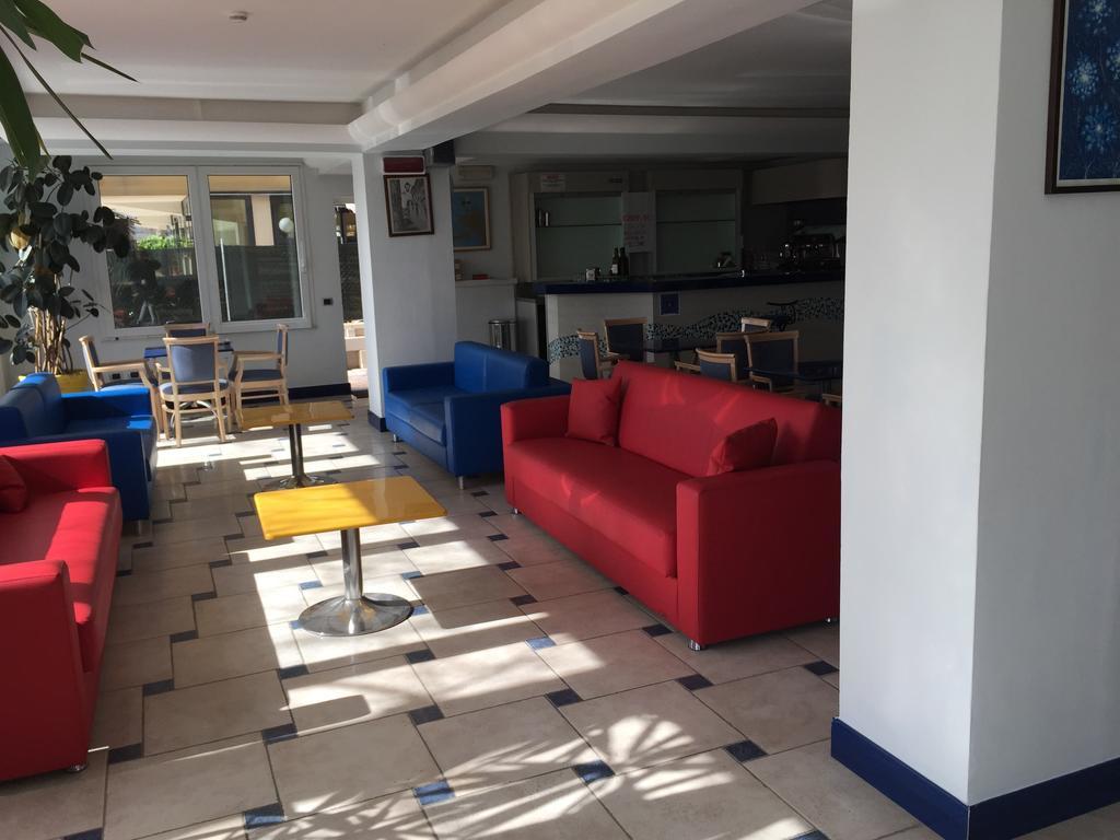 Hotel Bristol Misano Adriatico Buitenkant foto