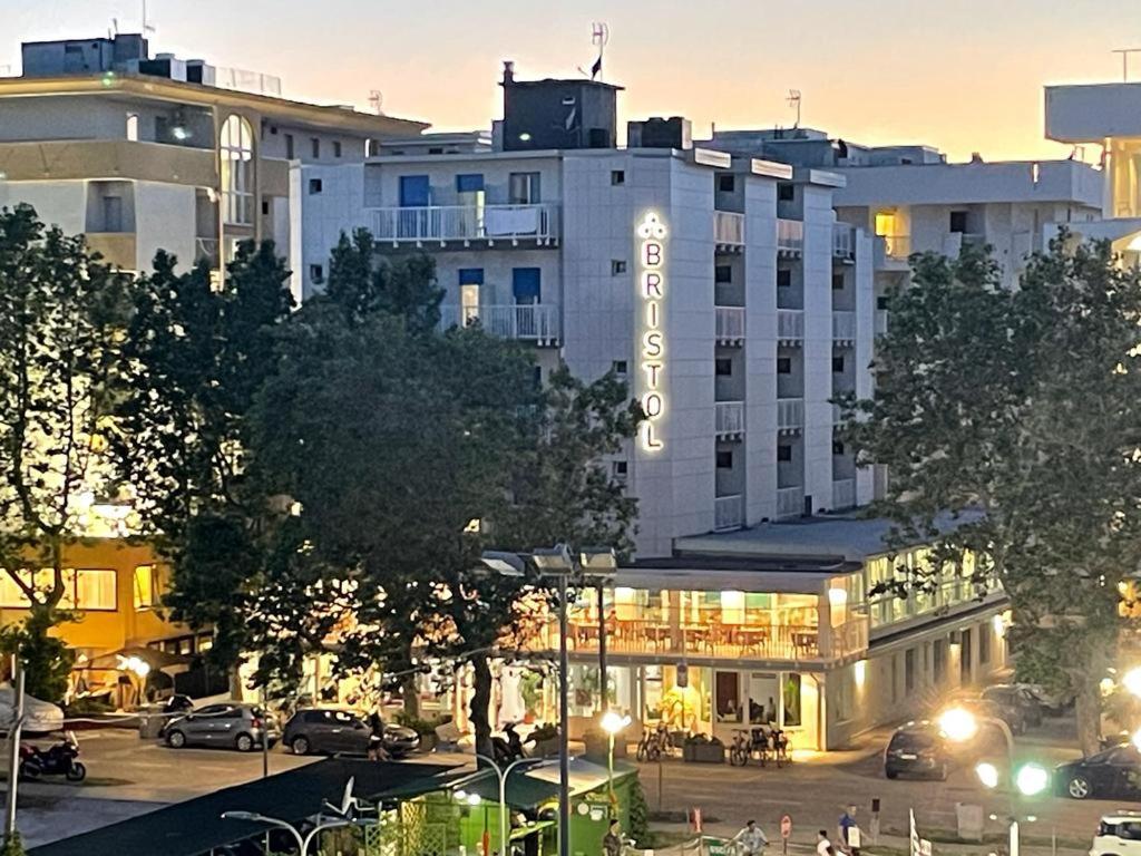 Hotel Bristol Misano Adriatico Buitenkant foto