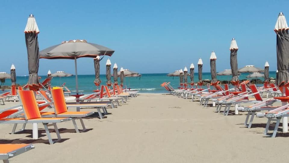 Hotel Bristol Misano Adriatico Buitenkant foto