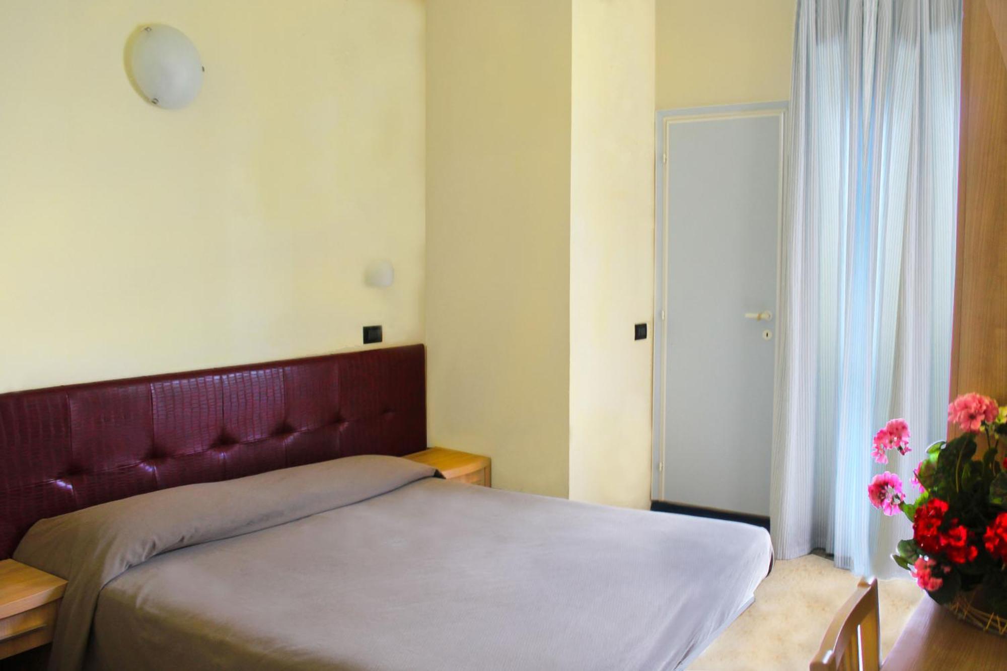 Hotel Bristol Misano Adriatico Buitenkant foto