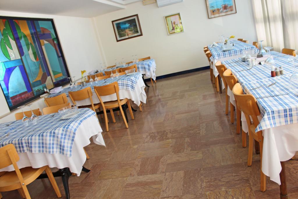 Hotel Bristol Misano Adriatico Buitenkant foto