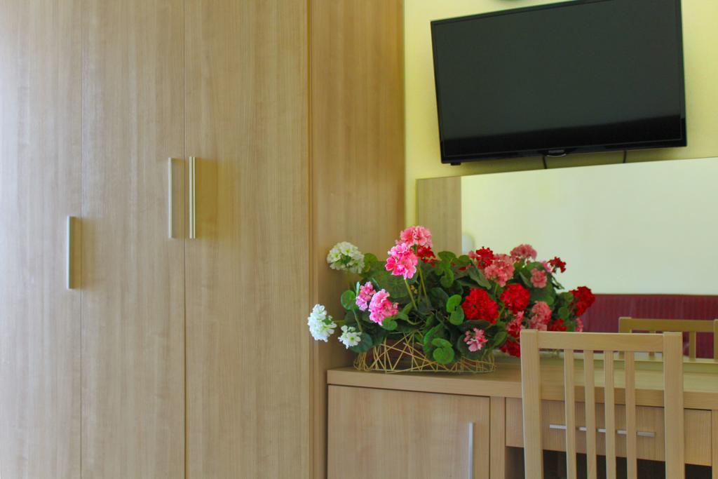 Hotel Bristol Misano Adriatico Buitenkant foto